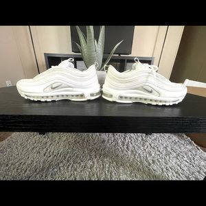 Nike 1997’s! New worn no more the 4 times!size 8.5